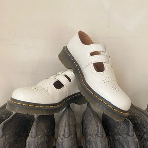 Like new, Dr. Martens White Smooth Leather Mary Jane